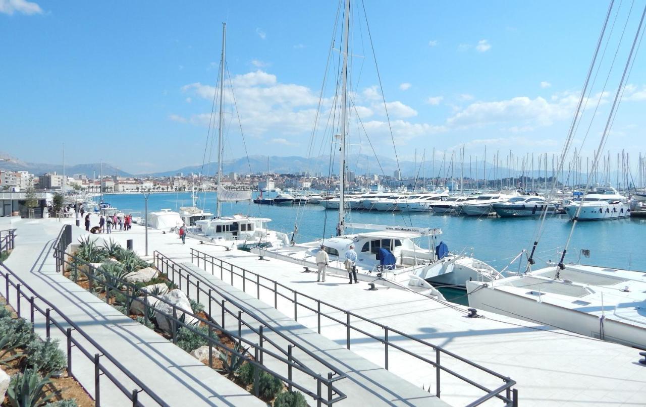 Fabula - W Balcony 4 Min Walk To Apartament